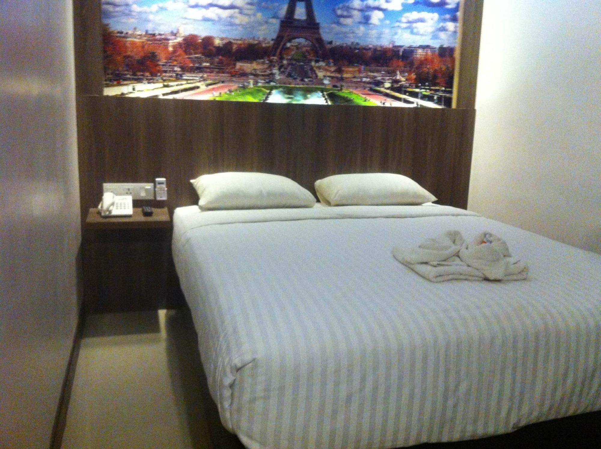 Hotel My Home Sintang Bagian luar foto